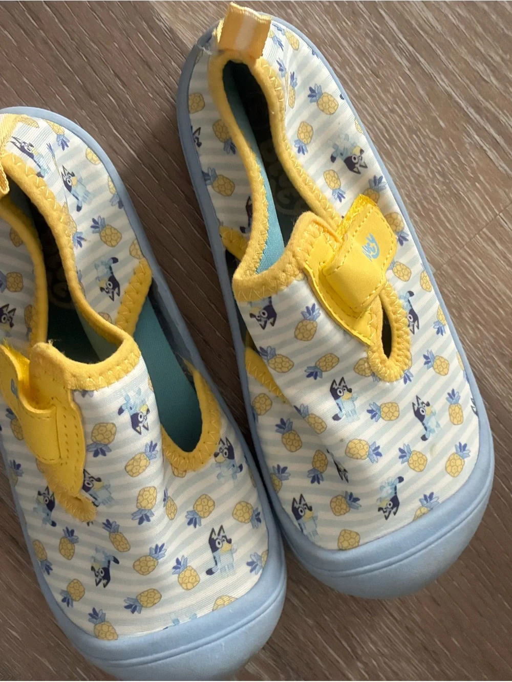 Blue Kids Pineapple Print Water Shoes - Yellow & Light Blue